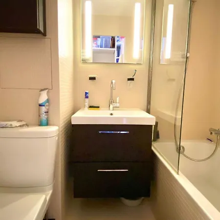 Bel Renove 7eme Etage, Quartier Falaise, Balcon Expose Sud, Tv, Internet, Casier A Skis - Fr-1-634-97 Apartment